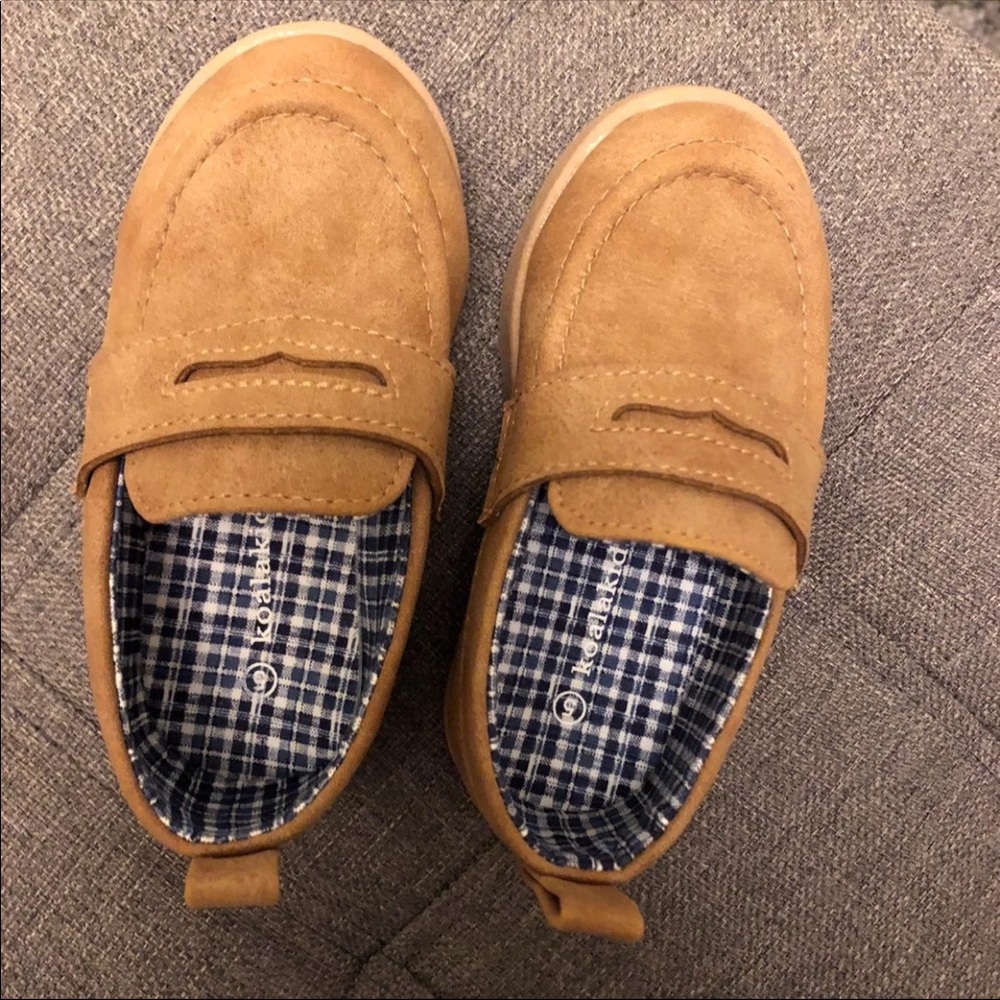 Boys shoes